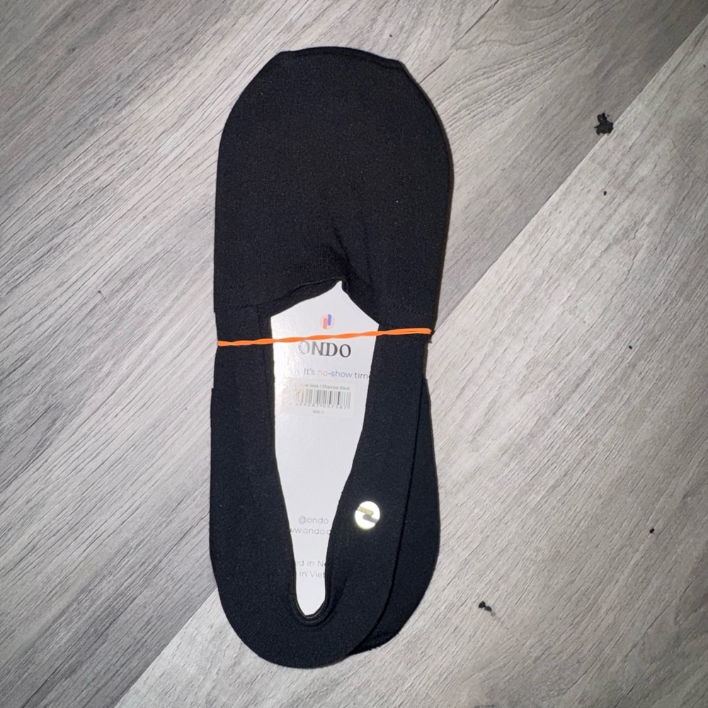 ONDO Women's Black No-Show Socks